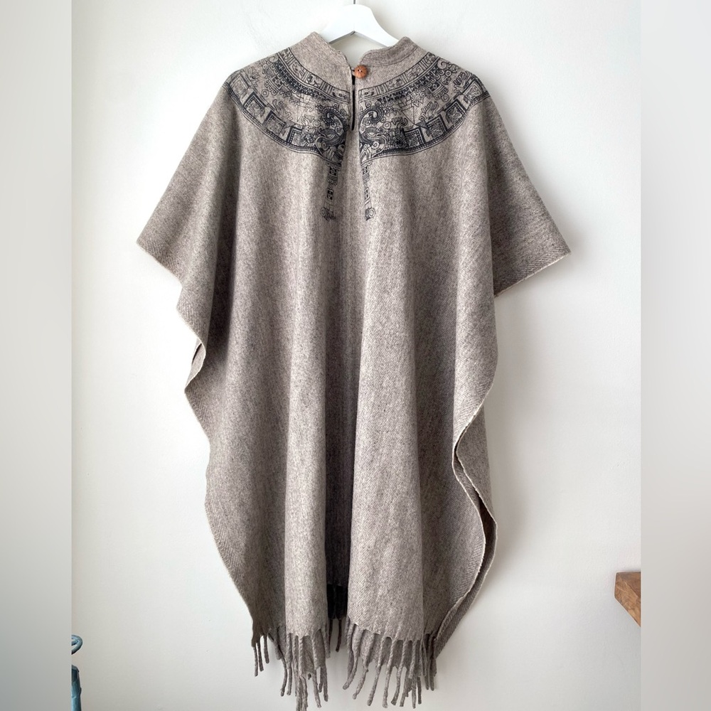 Fringed hem poncho with Egyptian-look print around collar - Picture 5 of 13